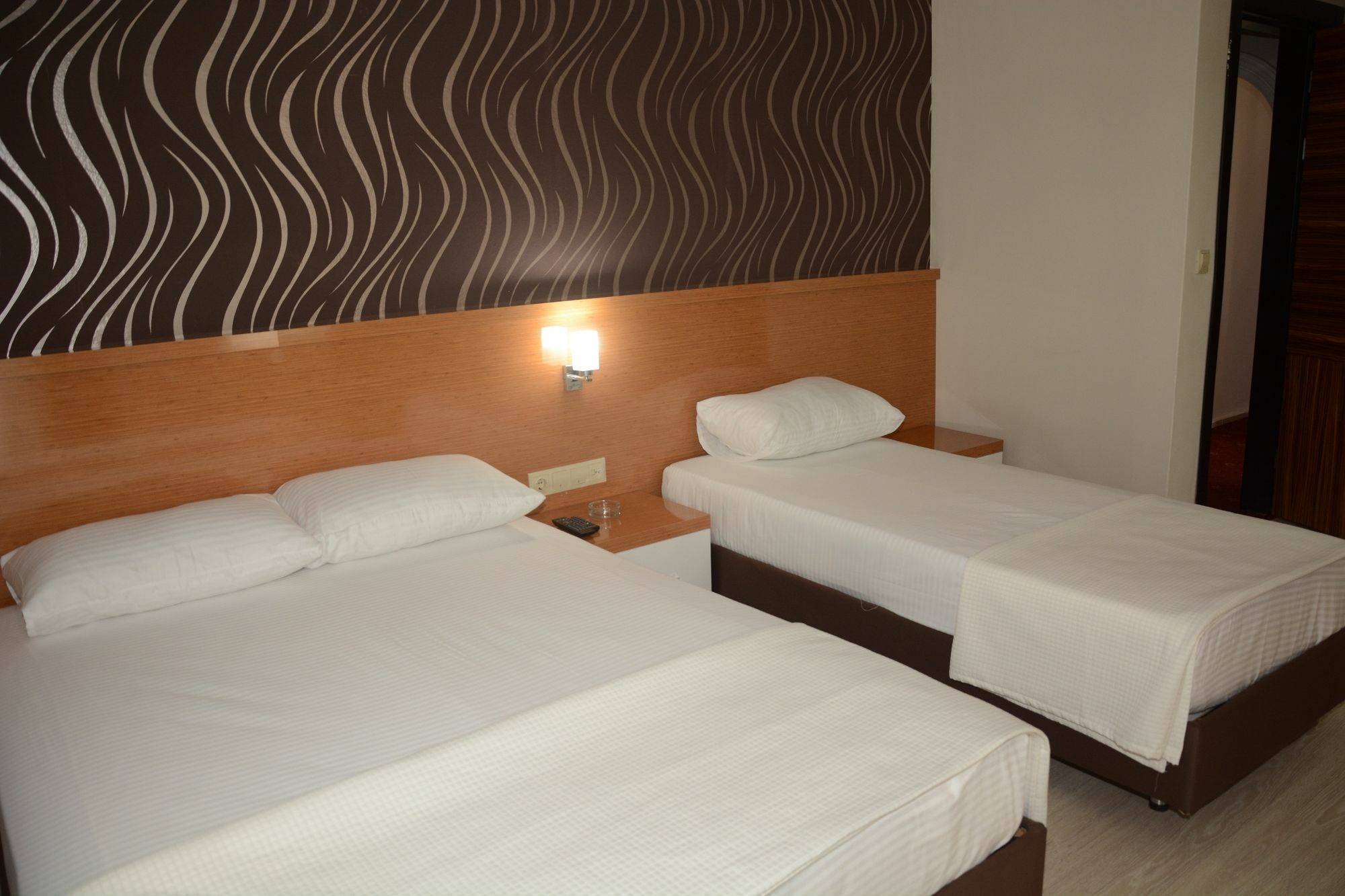 Derin Suit Otel 安塔利亚 外观 照片